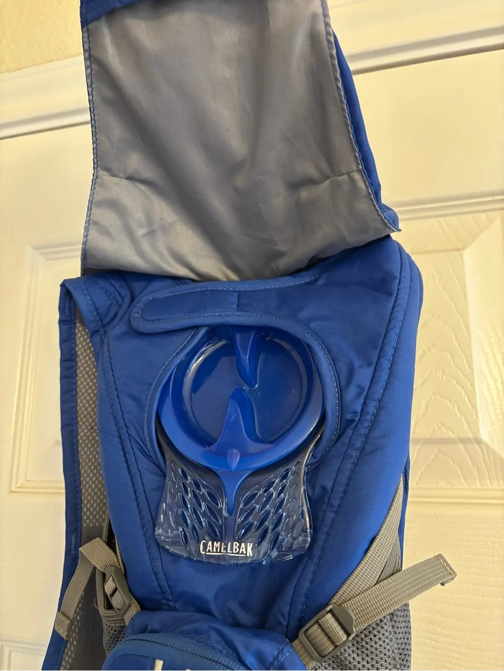 CamelBak Rogue Hydration Backpack Blue Cycling Hiking Hydration Pack Reservoir